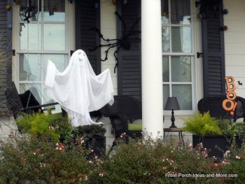 13 Spooky Halloween Porch Decorations