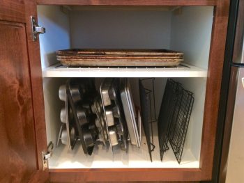 10 Ways to Organize Baking Pans7