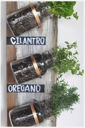 10 Ways to Use Mason Jars to Organize