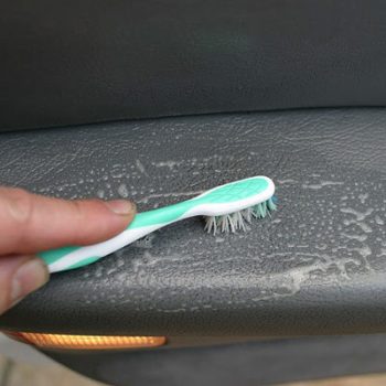 15 Ways to Deep Clean Your Car (Quickly!)