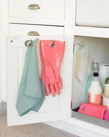 8 Easy Ways to Organize Under the Sink2