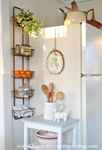 10 Ways to Completely Organize Your Tiny Kitchen10