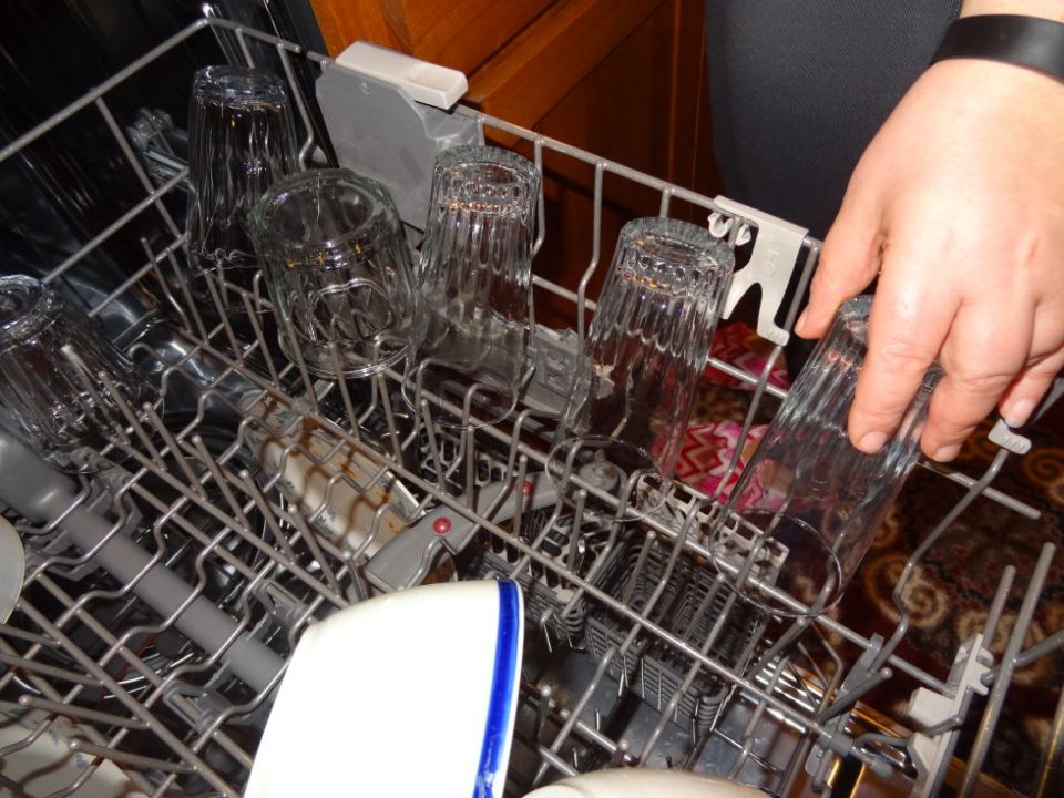 The RIGHT Way to Load Your Dishwasher • Organization Junkie
