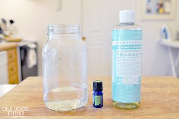 How to Make Reusable Cleaning Wipes| DIY Reusable Cleaning Wipes, How to Make Reusable Cleaning Wipes, Natural Cleaning Product Recipes, DIY Cleaning Products, Cool Cleaning Recipes, Popular Pin, Clean Home Hacks