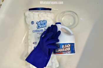 Easily Remove Black Mold from Your Shower Caulk| Mold In Shower Grout, Mold Remover, Mold Removal Walls, Mold Remover Fabric, Cleaning, Cleaning Tips, Cleaning Hacks 